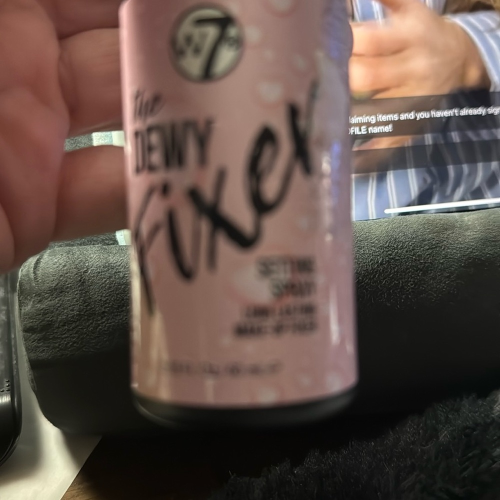 W7 the Dewy FIXER setting spray